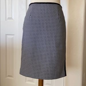 White House Black Market Women Pencil skirt, sz 4
